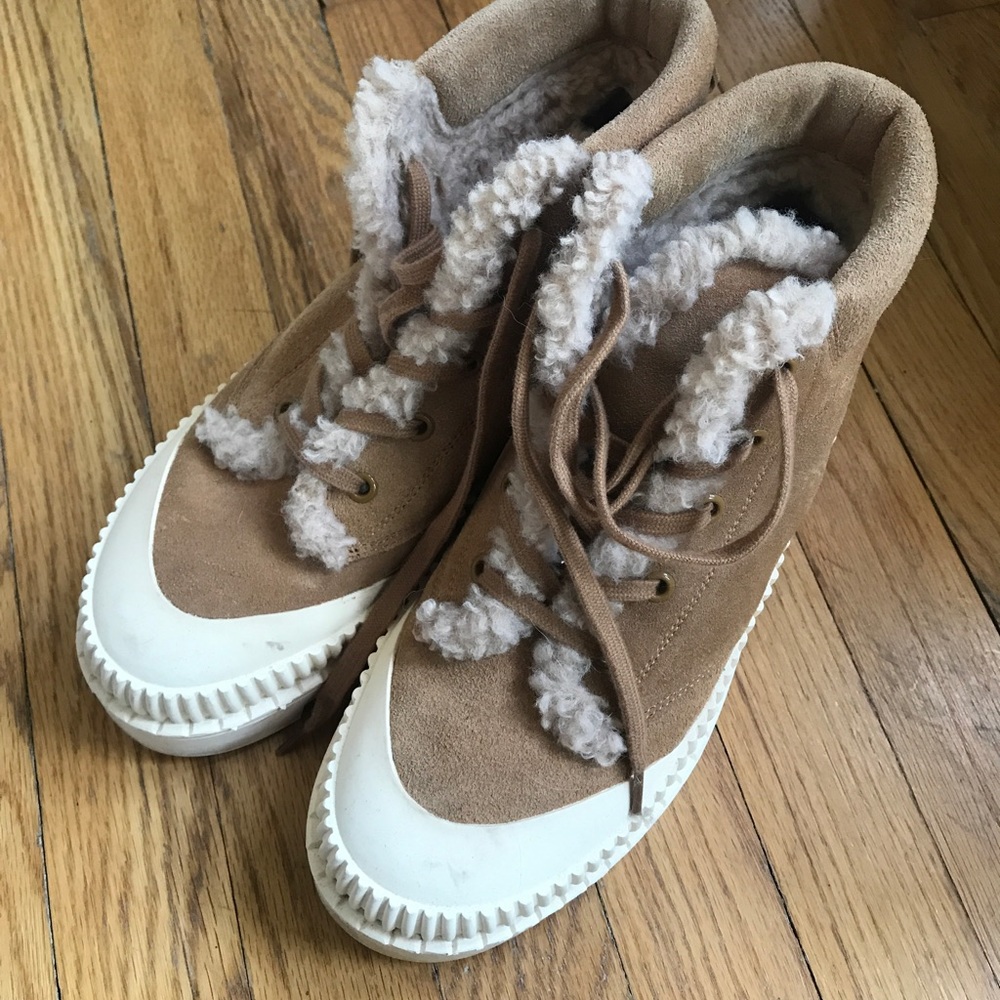 Silent D suede boots with faux fur liner size 39 some scuffs but great condition